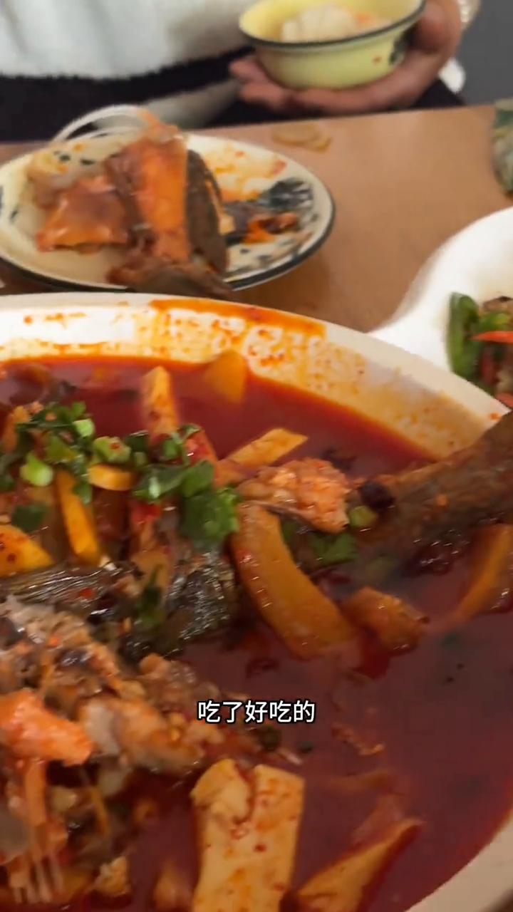云南是我来过差不多快四次，但依然还会想再来的地方。这两天就是在沙溪吃了好吃的酸菜
