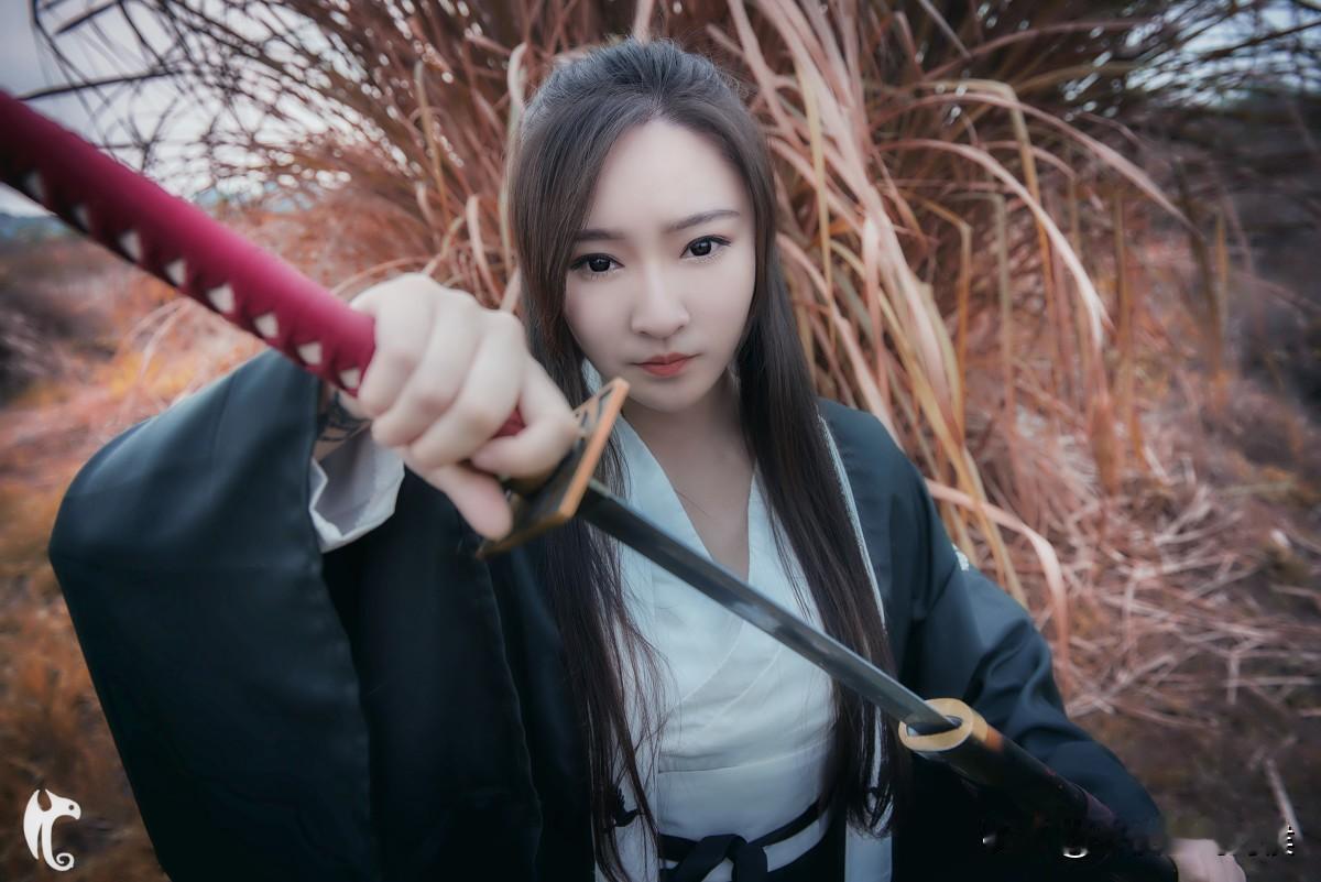 小师妹比我小四岁，这个年龄差现在看其实不算大，但她就是以这个借口拒绝了我，她说她