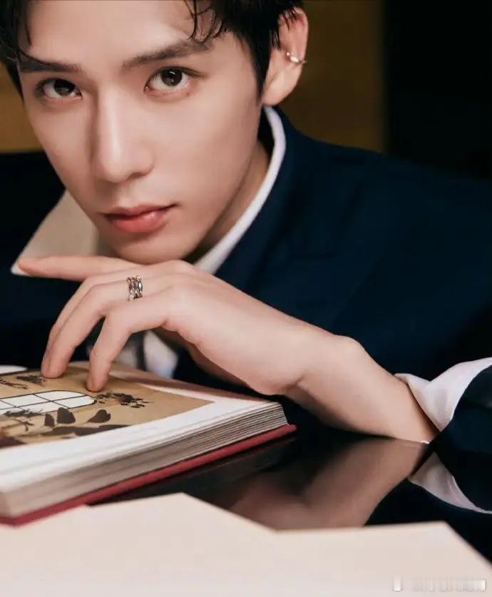 吃瓜🍉🍉1.综艺《忙忙碌碌寻宝藏2》常驻阵容：王安宇、田曦薇、武艺、万妮达、