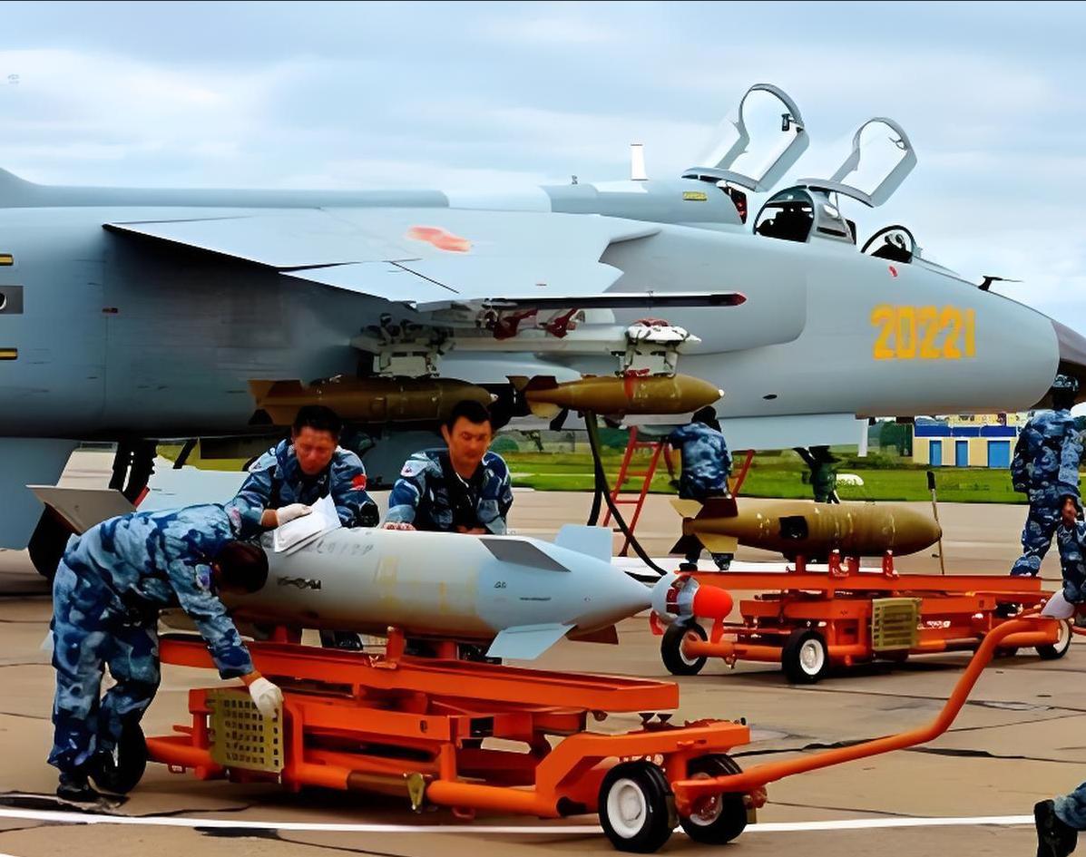 “飞豹”的重锤，500公斤级精确制导炸弹。