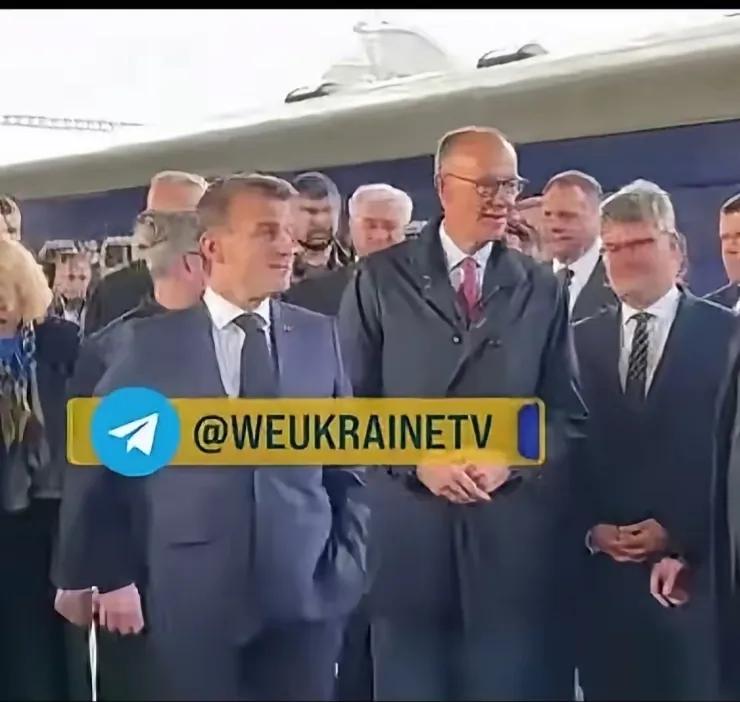 欧洲三巨头突访基辅！战场边缘的危险赌局，普京在掩体里笑了基辅的夜幕落下时，三