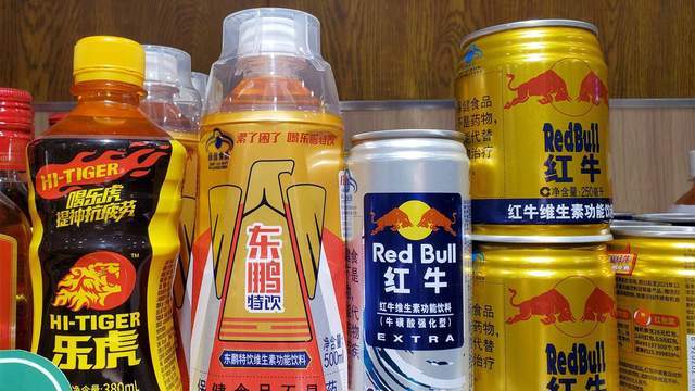 东鹏饮料, 消费“解乏”靠联想?