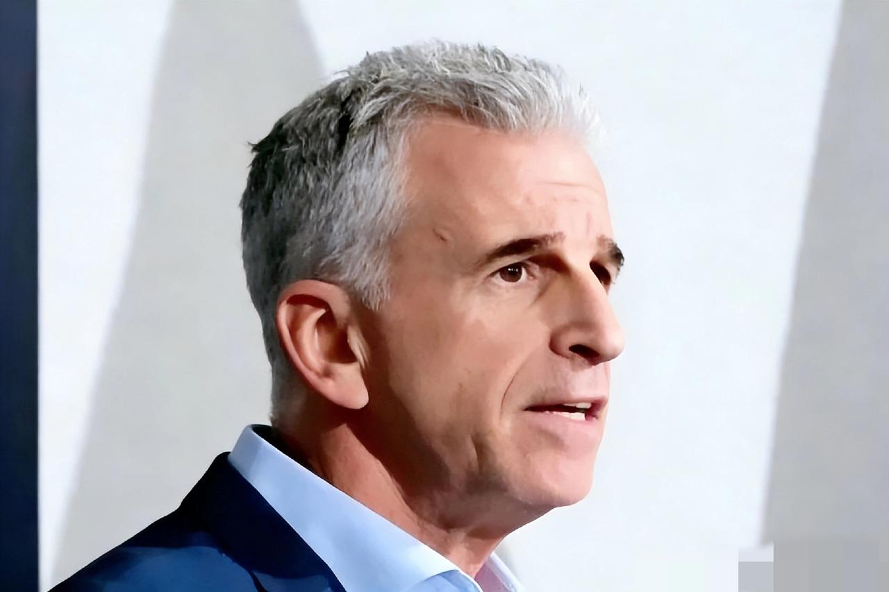 以色列摩萨德局长巴尔内亚，近几日匆匆忙忙地访问了美国，这一举动显示出以美伊三国之