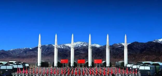 美国好战，亡了吗？俄罗斯好战，亡了吗？中国不好战，但不怯战也敢战，咱们走自主发展