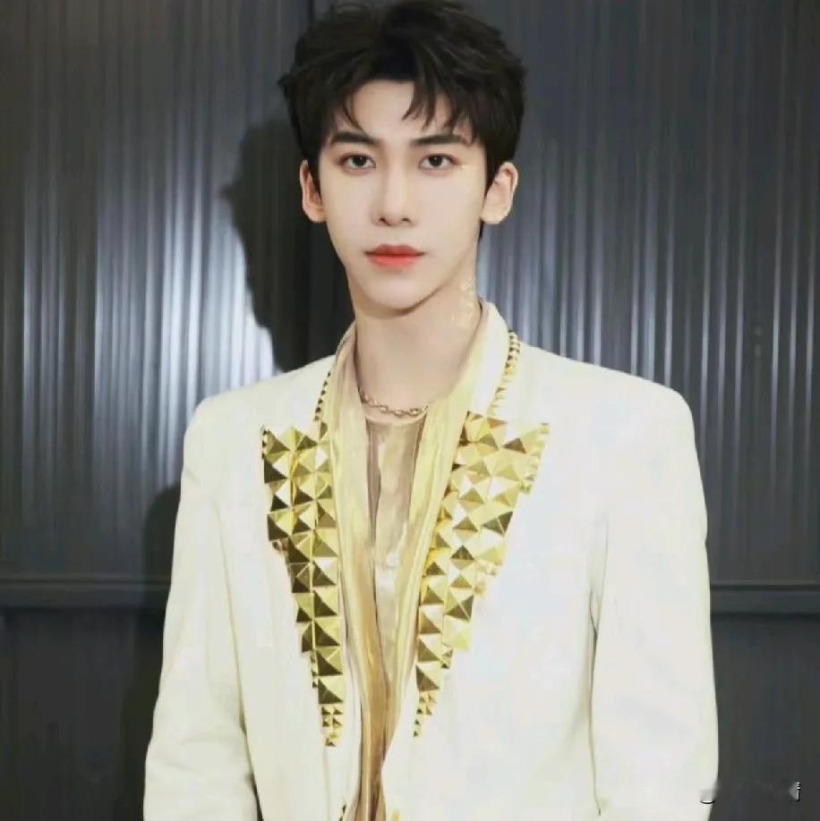 11月19日，丁泽仁发长文解释“唯一的姐”事件，称自己是无辜的说真的，我都替