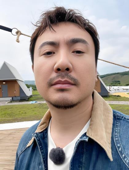沈腾这是真缺席王牌9录制了j据消息称，沈腾因档期冲突及工作重心调整，正式缺席《