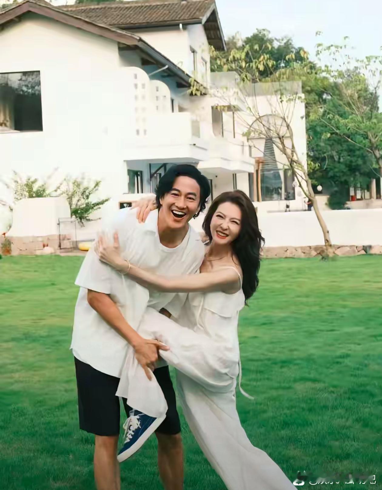 我好奇查了何润东的老婆，不查不知道，一查吓一跳！真没想到，他娶的根本不是娱乐圈