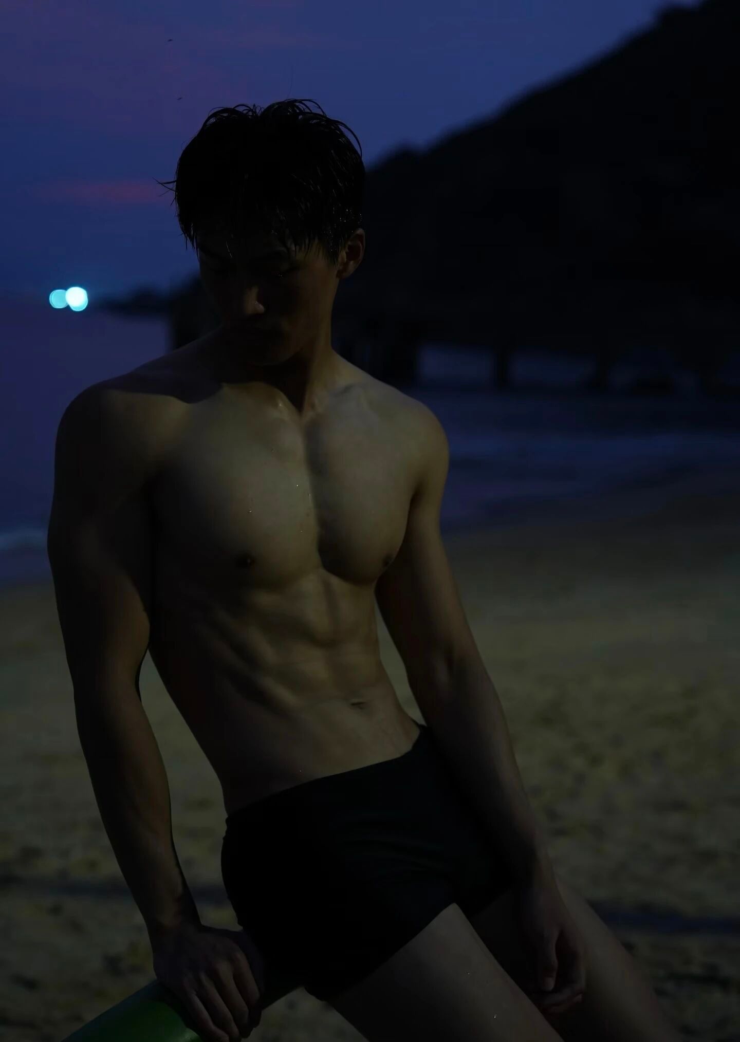 努力的人，终会被生活温柔以待；坚持的人，终会抵达梦想的彼岸。