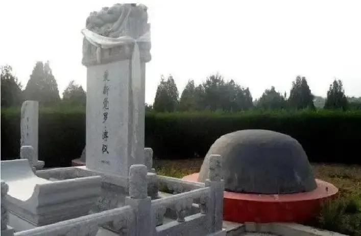 1967年10月17日，溥仪在北京因病去世后，他的家人不知道该以何种规格来安葬溥仪，就把这个问题上报