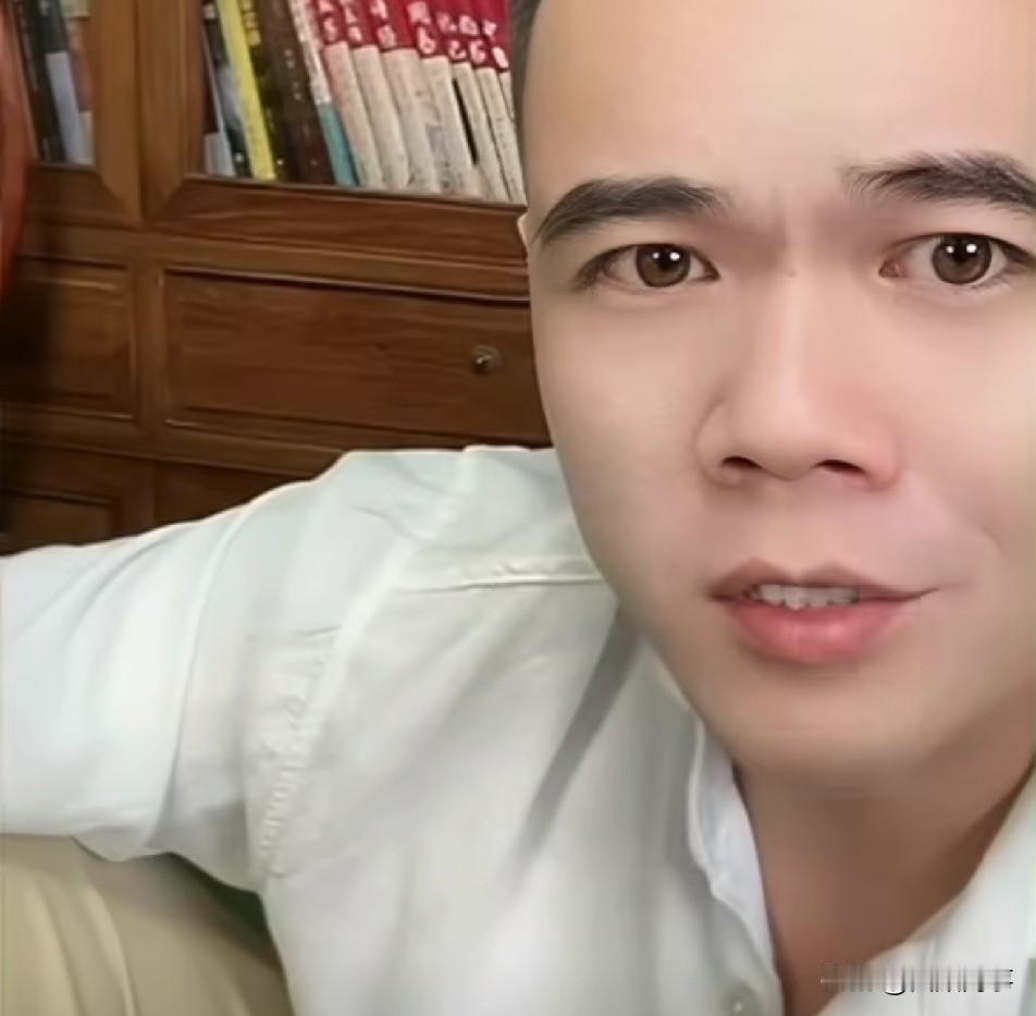 驴家小胖称，小细菌比捞女还狠！小胖说职业捞女都没小细菌这