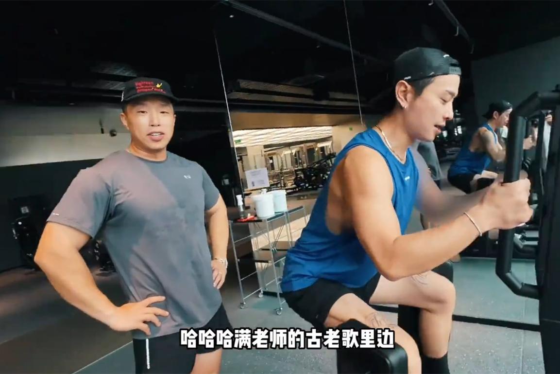 德云社演员专场，好朋友去探班，要不要买票呢？上周，烧饼在南京跟着师父郭德纲演出，