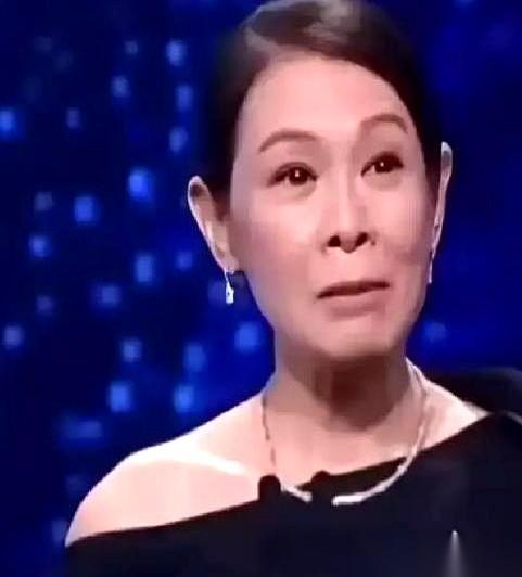 44岁自然受孕，撞上1.5%的极低概率，38斤肥肉死死压在全是旧伤的老膝盖上。
