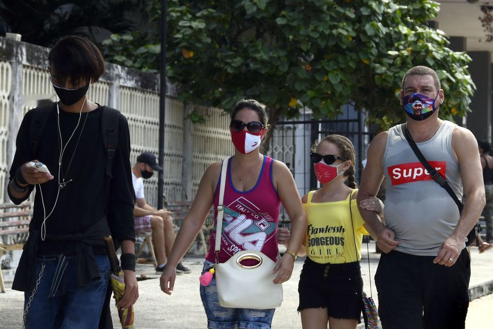 古巴废除出境许可的初衷，是想给民众一个泄压阀，再换点侨汇回来补贴家用。但这阀门一