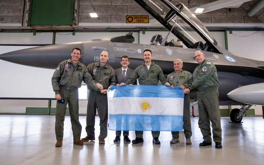 《电讯报》：美国向英国施压，要求其不要反对阿根廷在2024年从丹麦购买F-16战