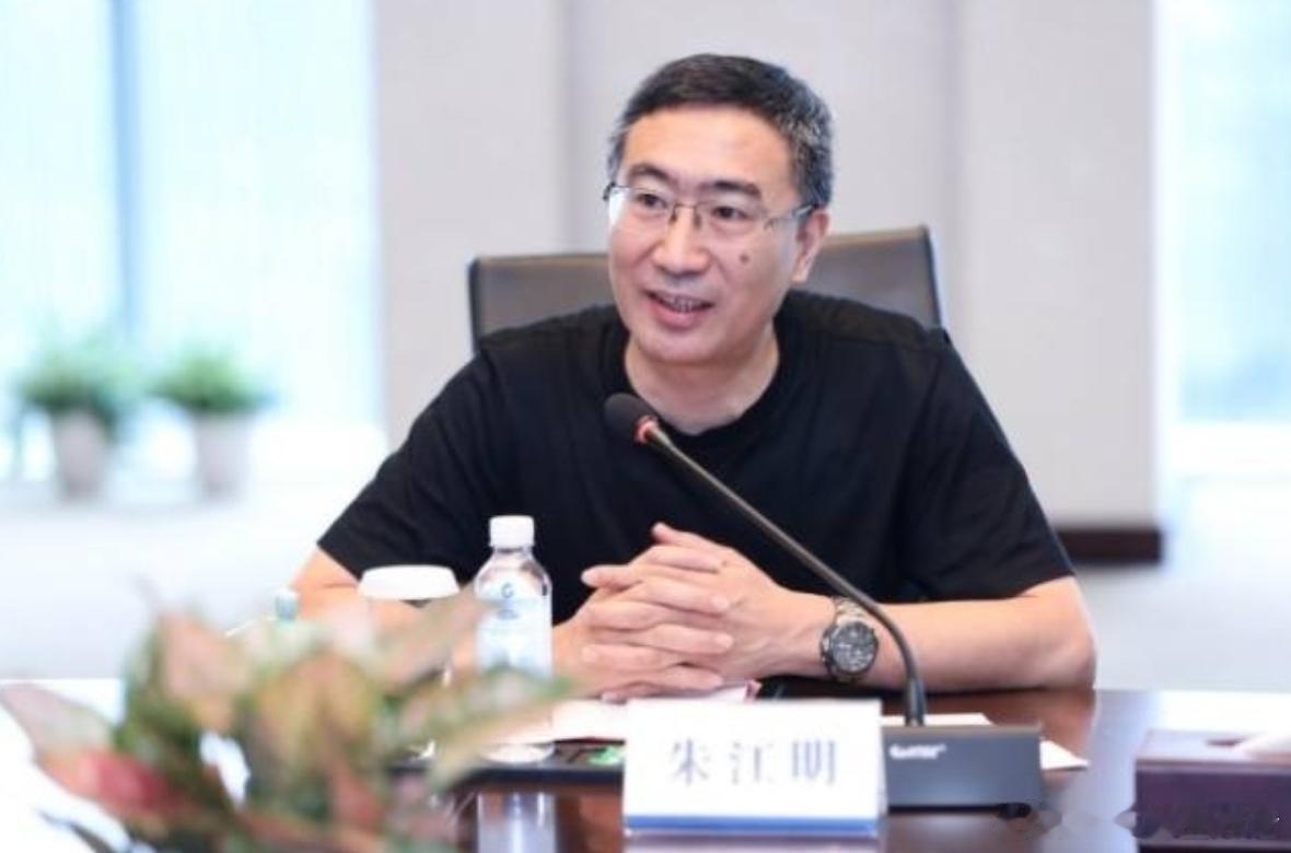 零跑汽车12月11日，零跑汽车发布自愿公告，公司创始人、董事长兼CEO朱江明及