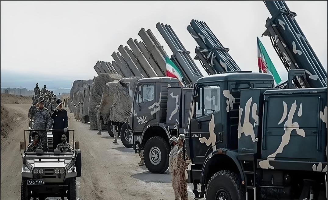 有人给伊朗出了个主意，说真要跟美国干起来了，别去碰美军，集中火力往以色列身上招呼