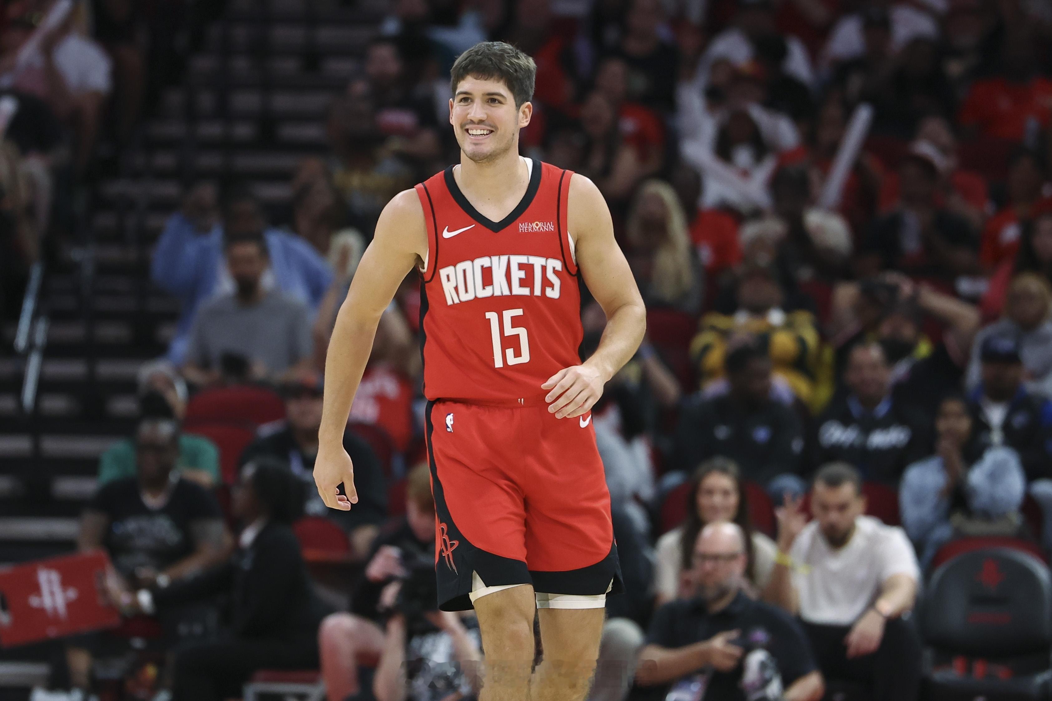 谢泼德：“他们会限制我在三分线外的出手，所以你必须能够在三分线内获得一些投篮机会