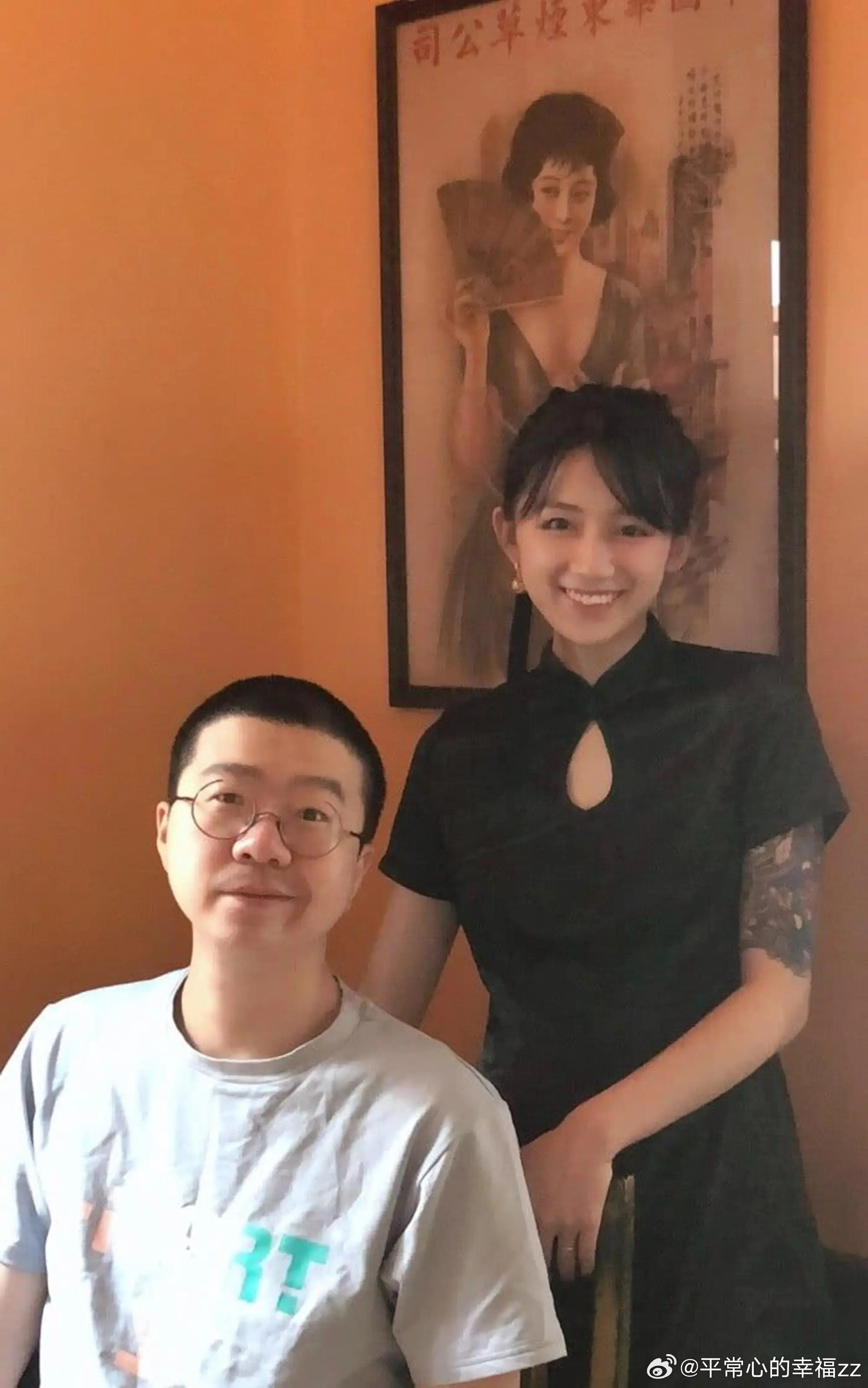 黑尾酱疑似再婚热点观点﻿李诞前妻黑尾酱被曝再婚！晒婚纱照新郎成谜，消失5年终于
