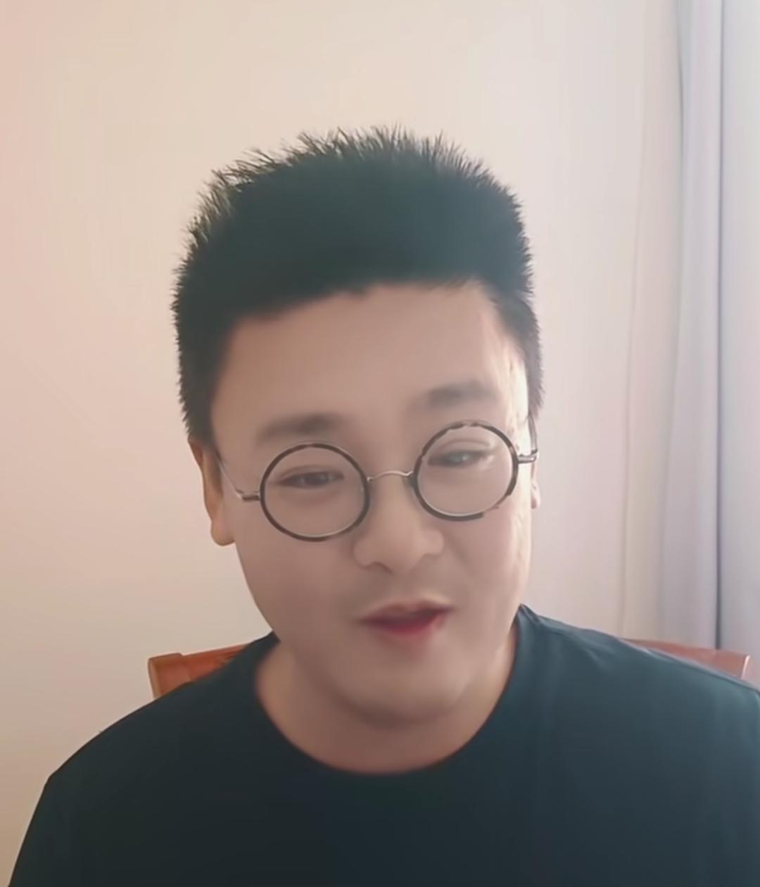 马翔宇因为董宇辉的丈母娘粉丝攻击了他，于是就把这个责任怪在董宇辉身上，我觉得这在