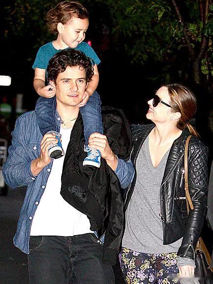 MirandaKerr米兰达可儿在新的播客采访中谈到她和前夫OrlandoB