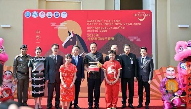 俄罗斯在乌东顿巴斯也不敢松手，一旦松手就失去乌东防线，整个军事行动就是失败的。北