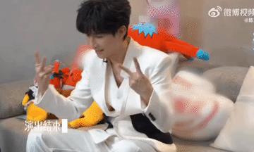歌手2025第八场抽签，陈楚生到底抽到了第几啊，工作人员都欢呼了，陈楚生也肉眼可