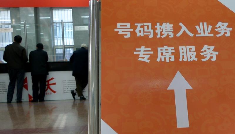 昨天亲自跑了一趟移动服务大厅把我的话费套餐改成了19元/月。线上自己办不了，打客