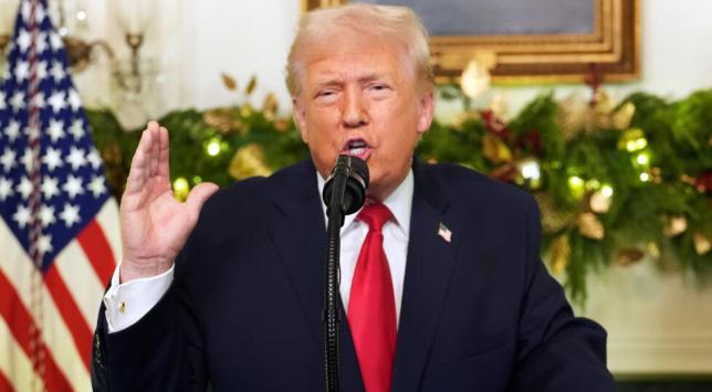 两个信号同时出现，说明一件事：特朗普要动真格了第一个信号，钱。打仗就是烧钱，