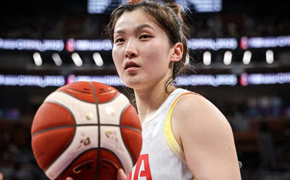 中国女篮两连胜结束热身赛！有5位球员或难继续留队。1.翟若云，每场都机会出场