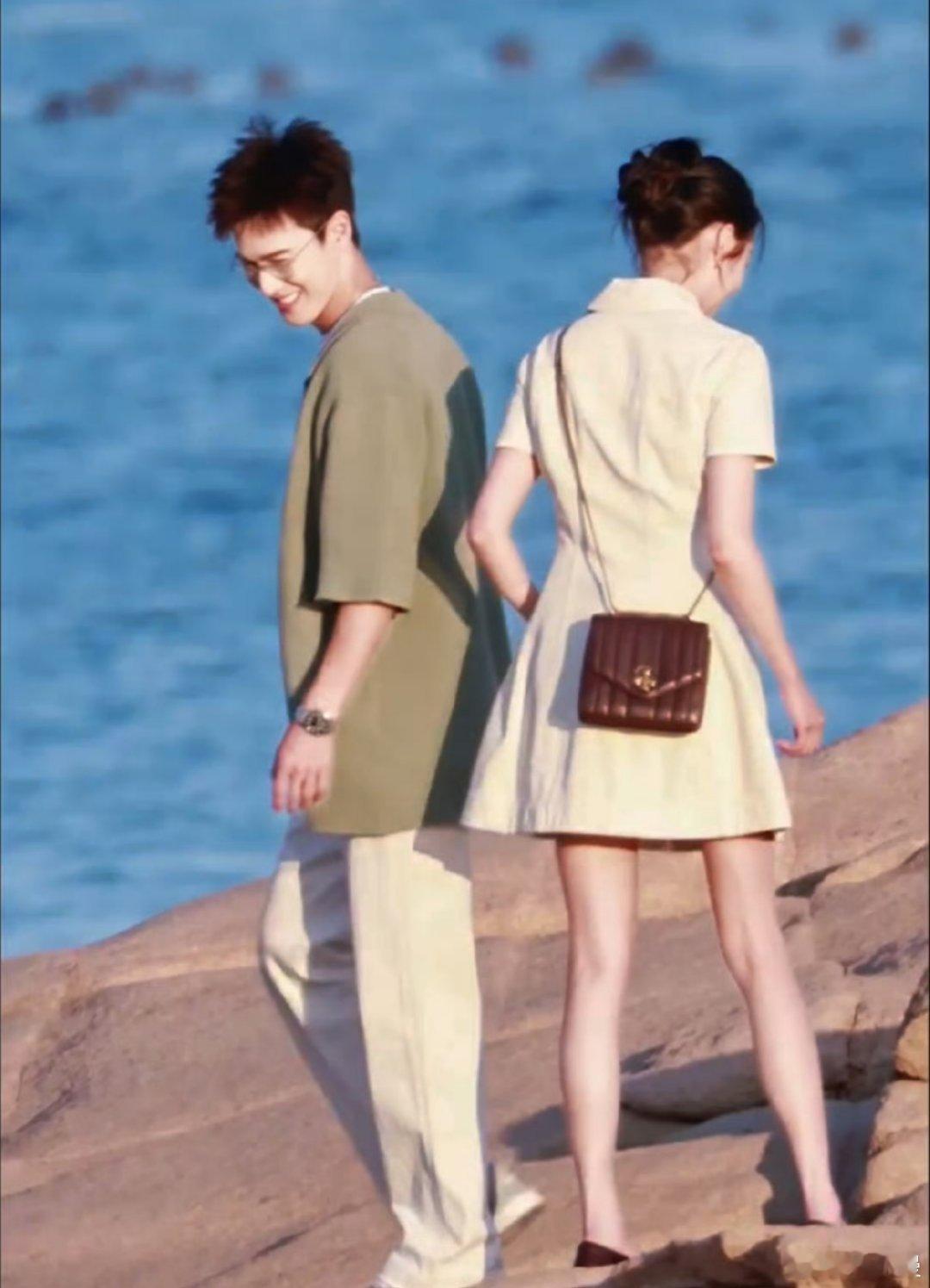 关晓彤李昀锐海边吻和关晓彤有cp感的演员真的不多，一个王安宇一个李昀锐，都好有感