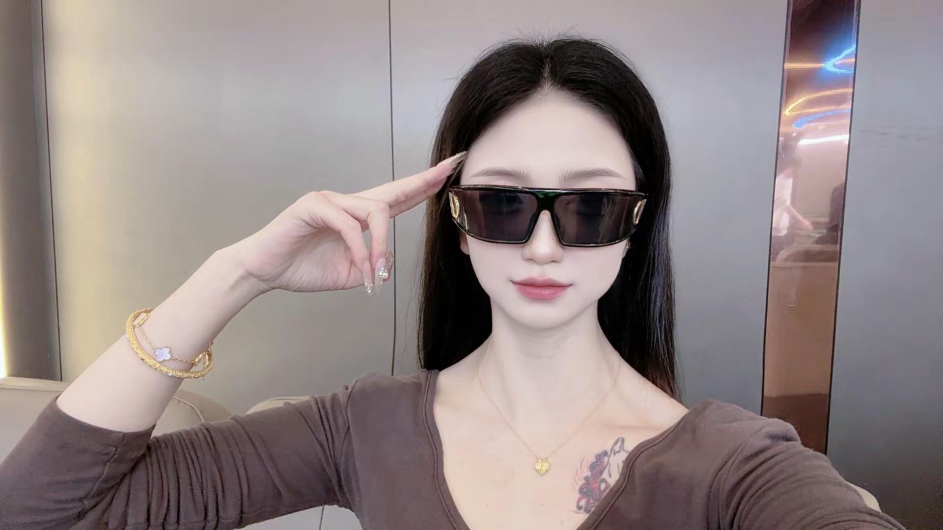 我慕强，崇拜，但也深知自己要成长，如果说慕强是本性，那自强是根本