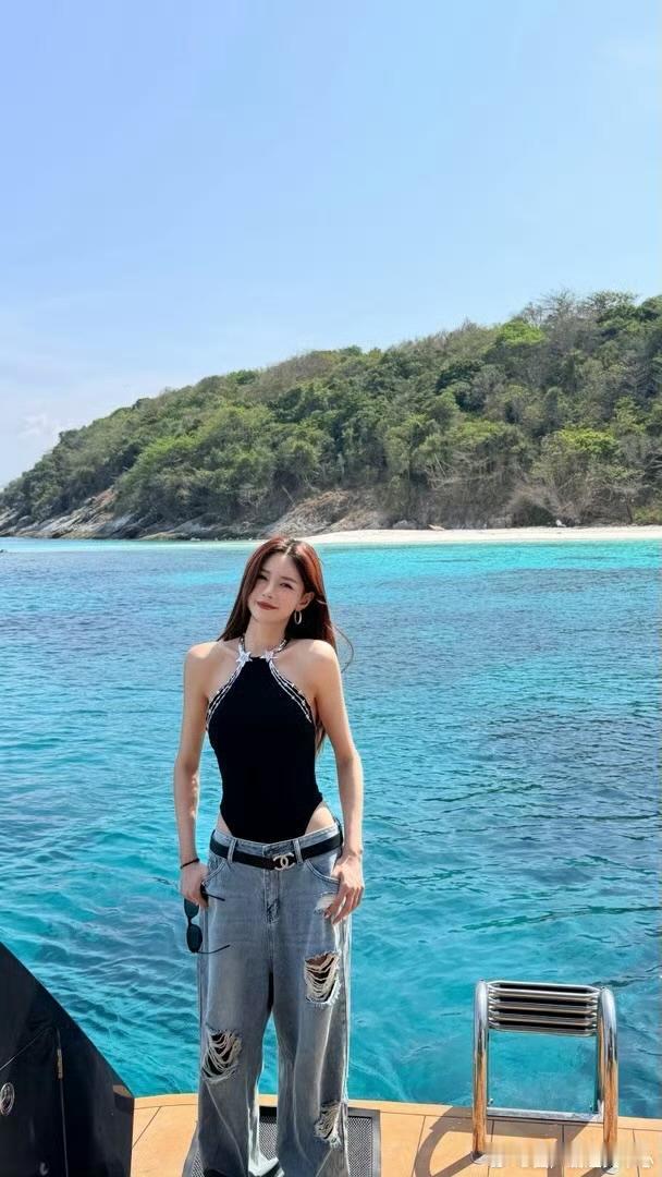 1.蔡依林一直很爱做指甲，她觉得要是自己没做指甲的话感觉像在裸奔。2.朱一龙不怎