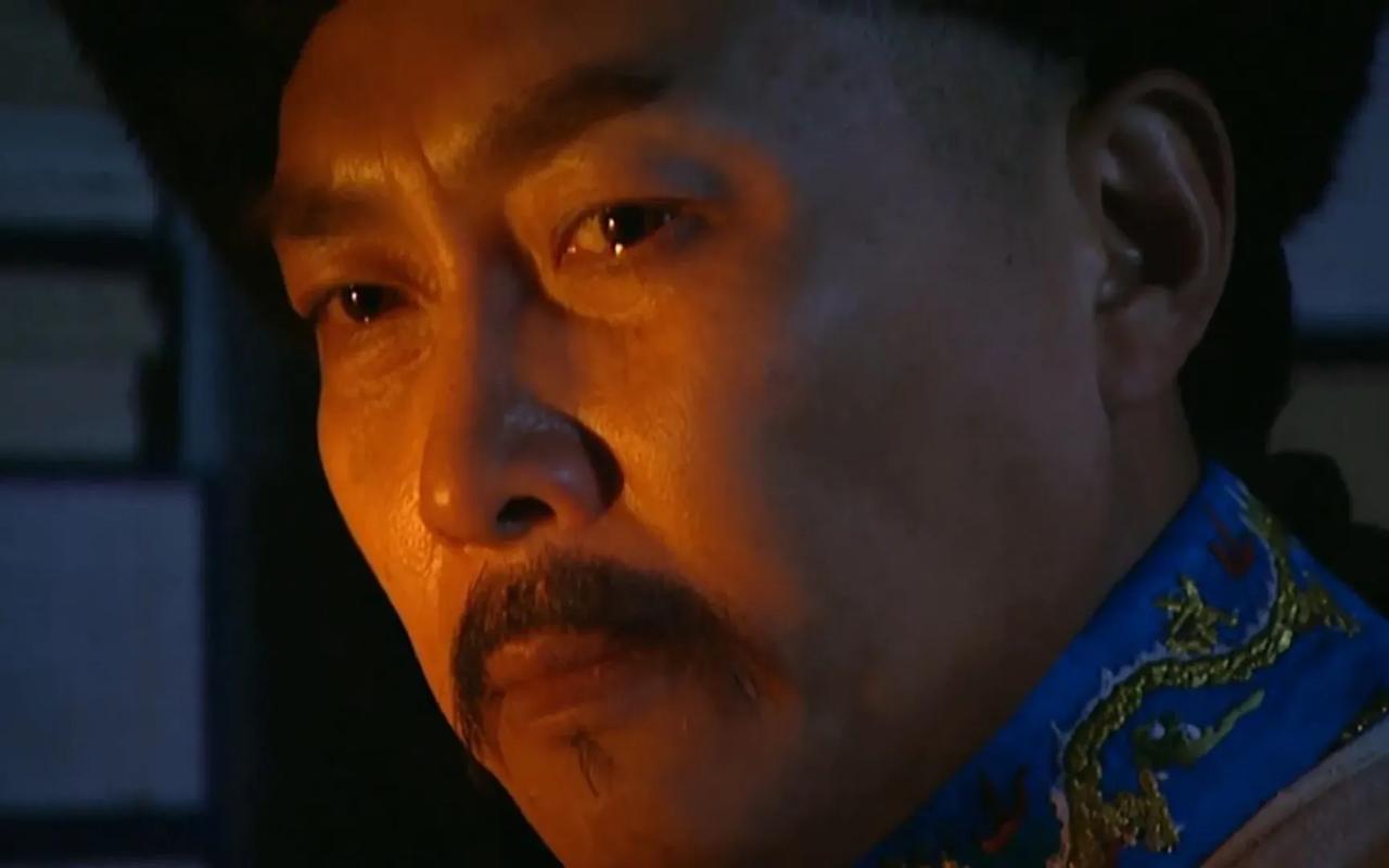 康熙封老三老四老五为亲王，是因为复立太子的时候，满朝反对，他为了安抚一下，就一次