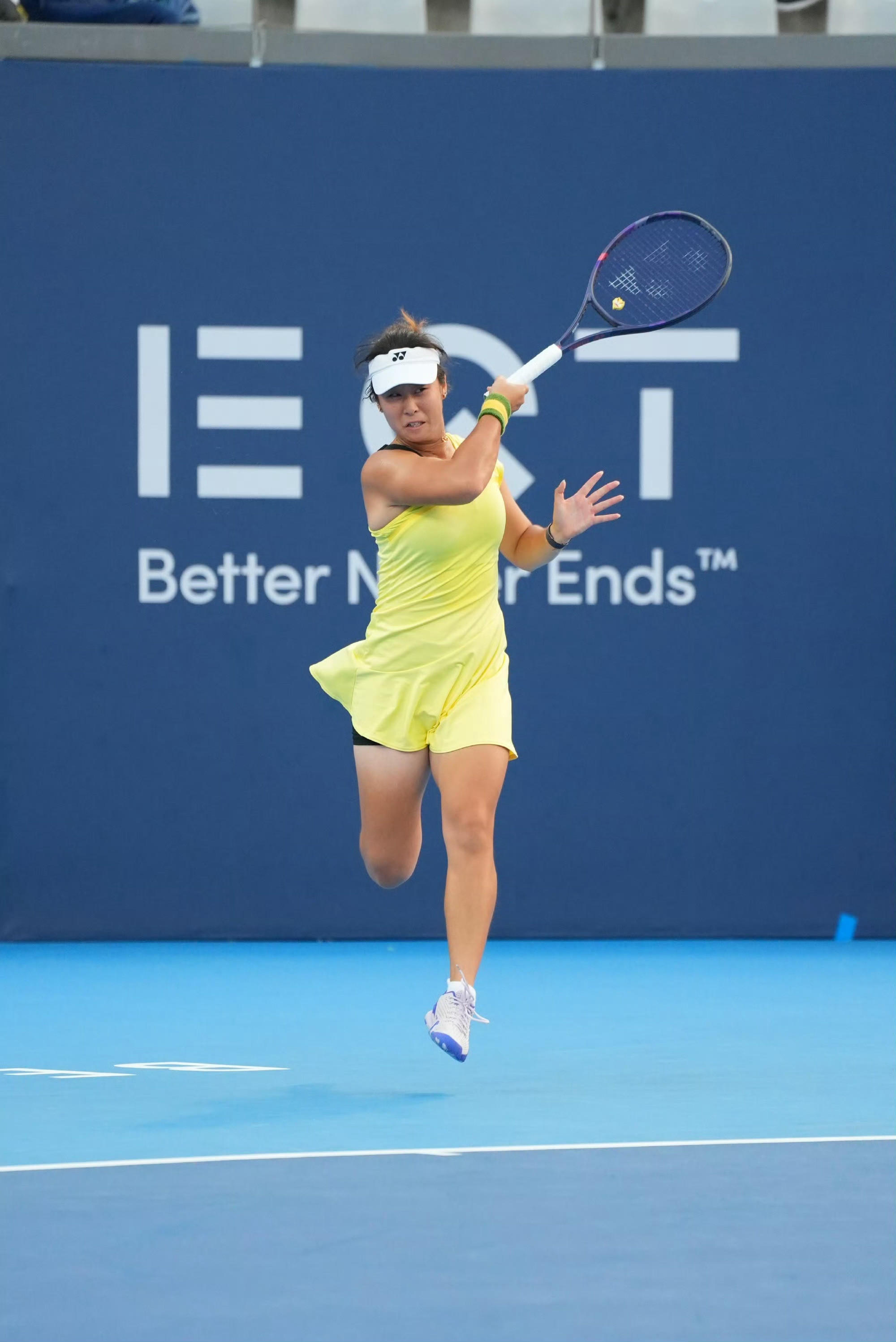 【资格赛突围的施晗晋级正赛第二轮】🇨🇳武汉WTA1000女单首轮施晗🇨🇳