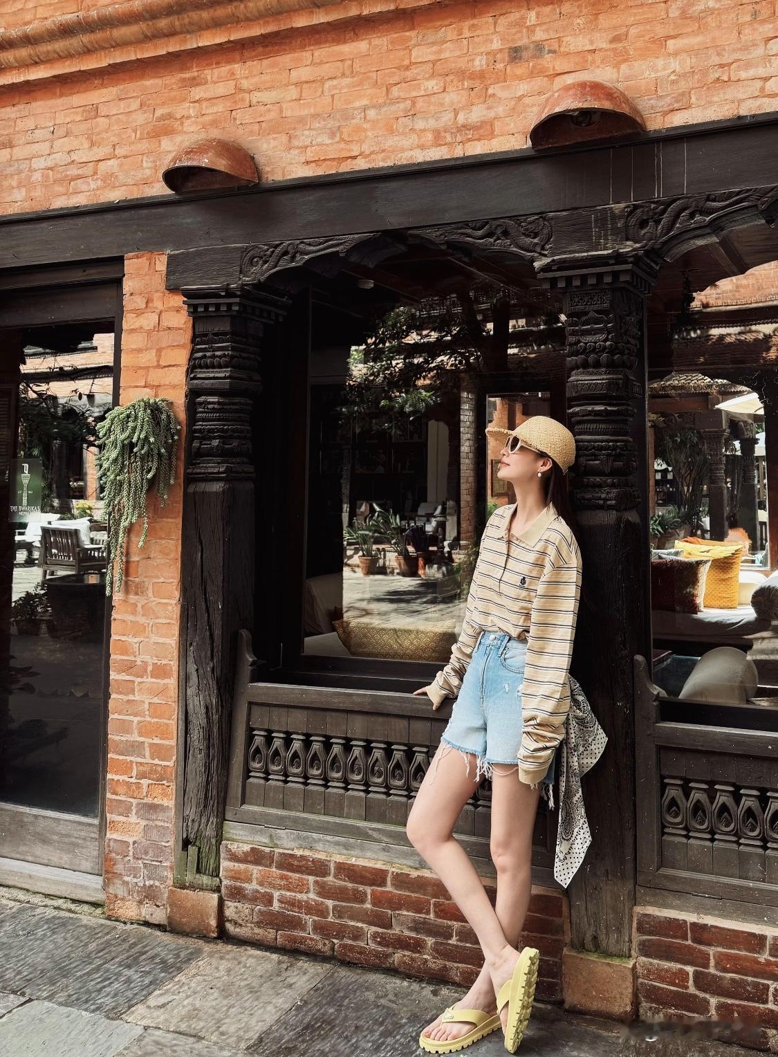 李沁这身旅行私服，太爱了！普通人也能借鉴的松弛感模板