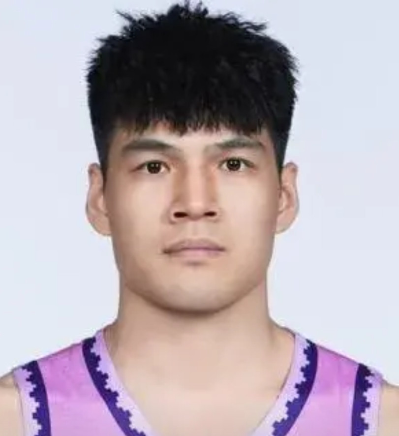 看完陈国豪俱乐部杯的两场球，应该没人再骂闵鹿蕾不给陈国豪时间了吧？说实话，陈国豪