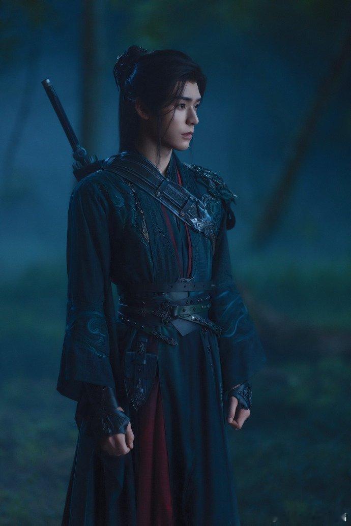 龚俊扛镜头这一块别的不说龚俊扛镜头这一块还是挺绝的，在镜头面前都是那么的令人心动