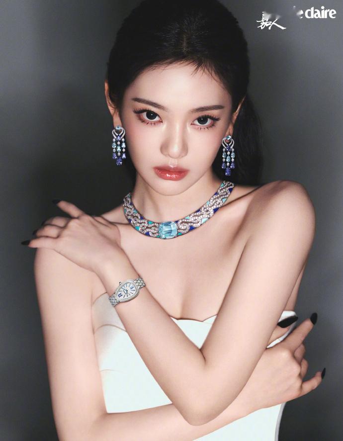 宁艺卓嘉人封面首秀就这个宁艺卓爽能够驾驭不同的时尚感，宁艺卓嘉人封面首秀，完
