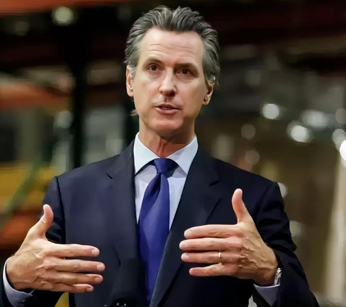 美国加州州长纽森说马斯克把电动汽车领域拱手让给中国，这话还真有川普那味儿。美媒