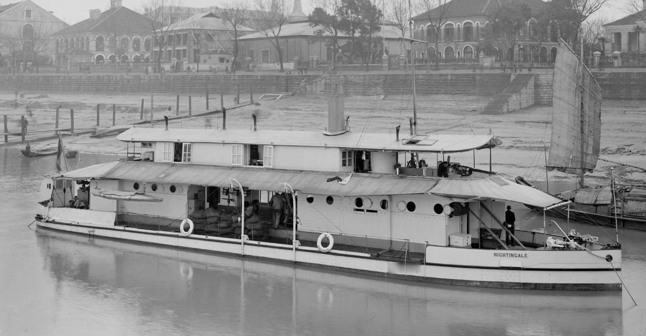 随着列强势力逐步深入长江中上游，为适配长江三峡段的急流与浅滩，各国新一代长江炮舰