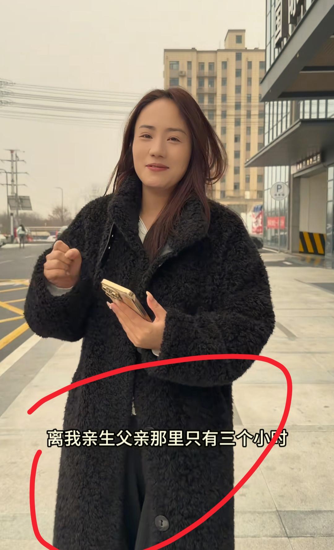 现在全网最糟心的网红就是小妹儿了吧！不是因为原生家庭坎坷，也不是因为认亲被非议