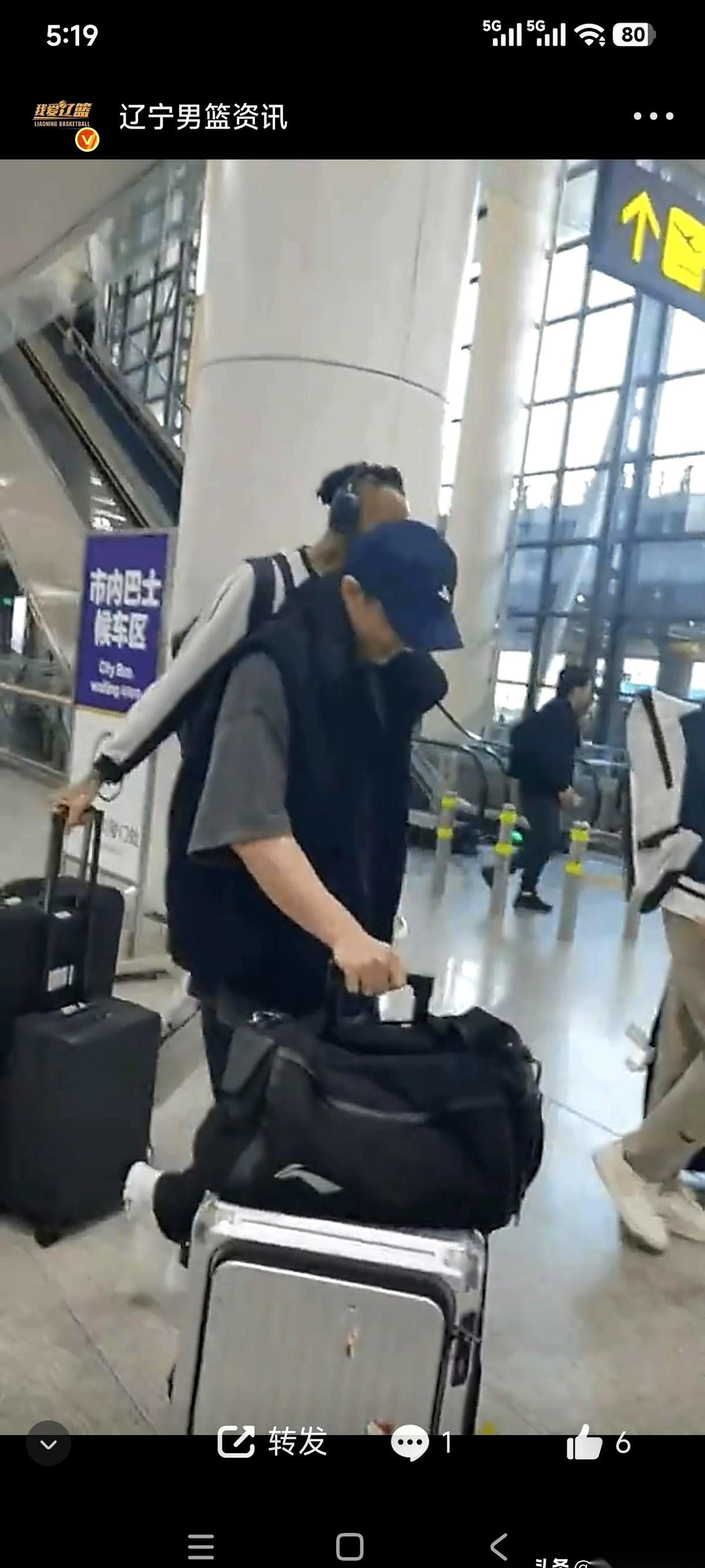 辽篮那个在场上能跟对手顶牛、眼睛喷火的大外援莫兰德，谁能想到，人设全靠队友一张嘴