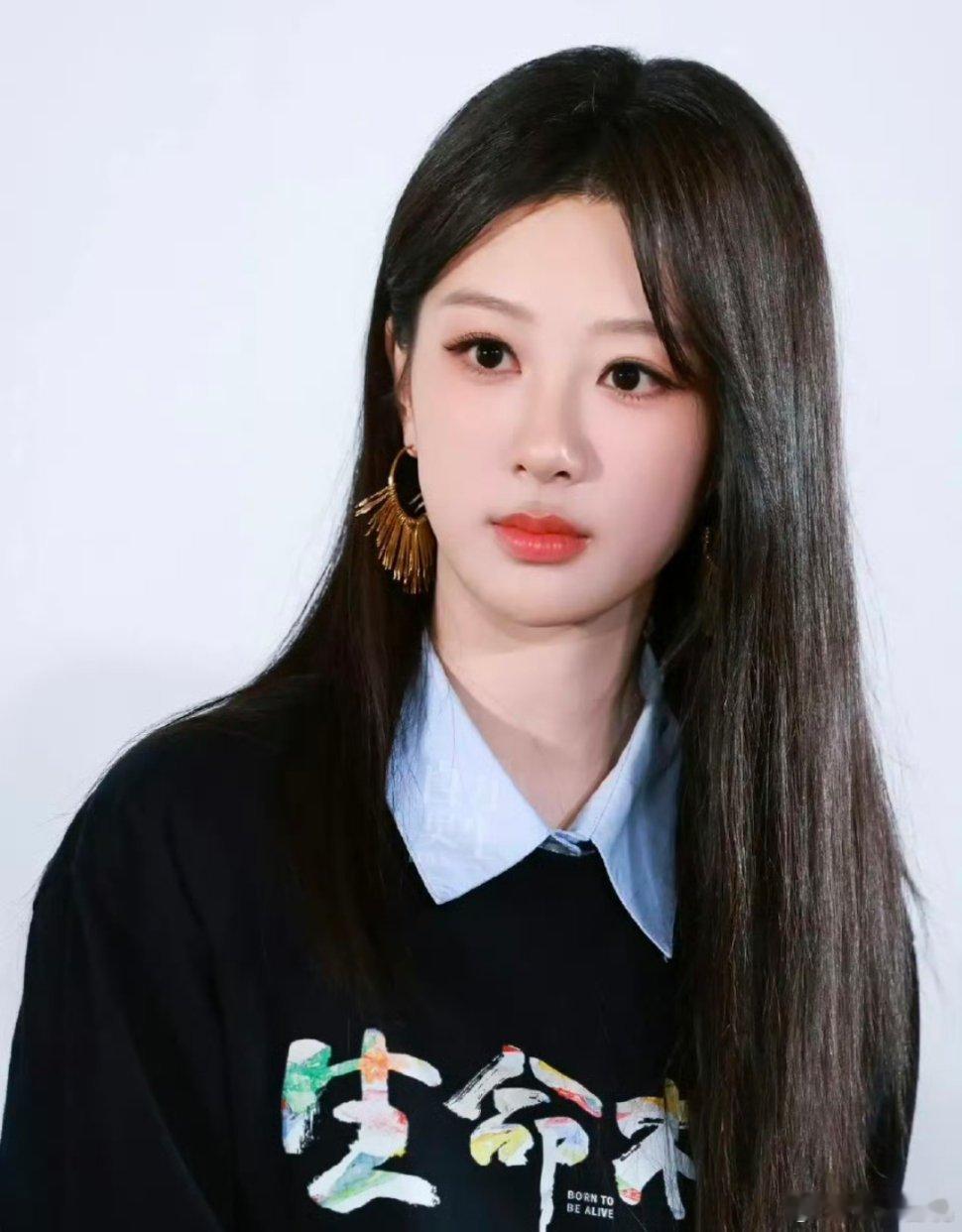 之前还不觉得自己多普通，直到看见杨紫昨晚的妆造，才突然意识到。这差距是真明显啊！