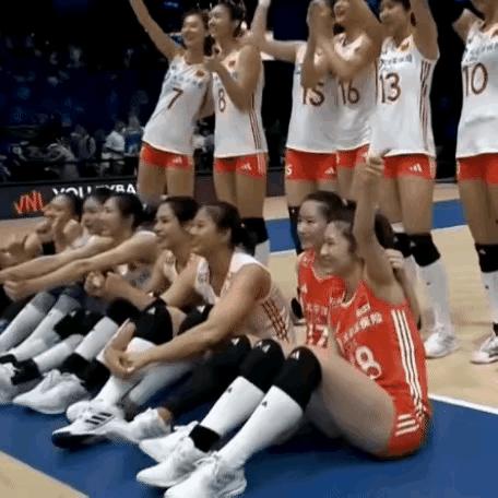 中国女排十六岁小将张籽萱193个到位传球领先第二名26个[赞][赞]稳稳的世界第