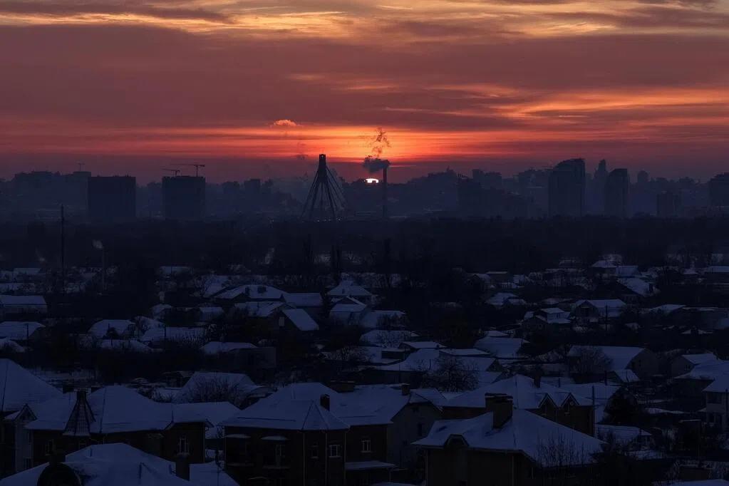 战争财战争财，。俄去年逾千种新型军备投入前线测试2025年俄罗斯有超过100