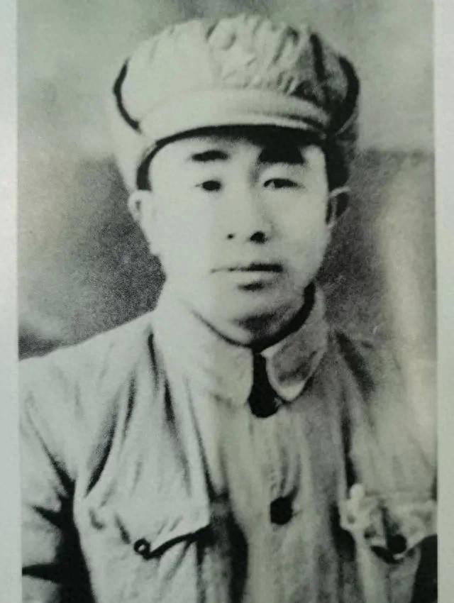 他从省军区司令转任副司令多年，离休后待遇提升至正兵团职，这背后有何独特原因？1