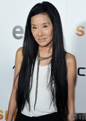31岁奥运冠军和67岁华裔妻子王薇薇近照