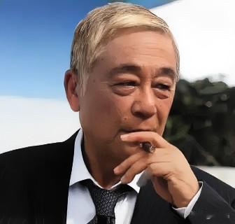曾江生前那段采访，算是把当年那场轰动一时的掌掴风波的另一面给抖落出来了。他说全网