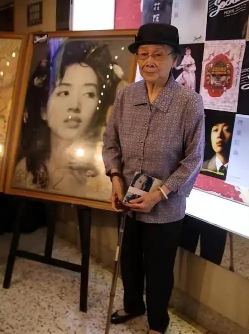 梅艳芳母亲覃美金8月30日病逝！23年信托大战终落幕，可多年真相却惊呆众人：23