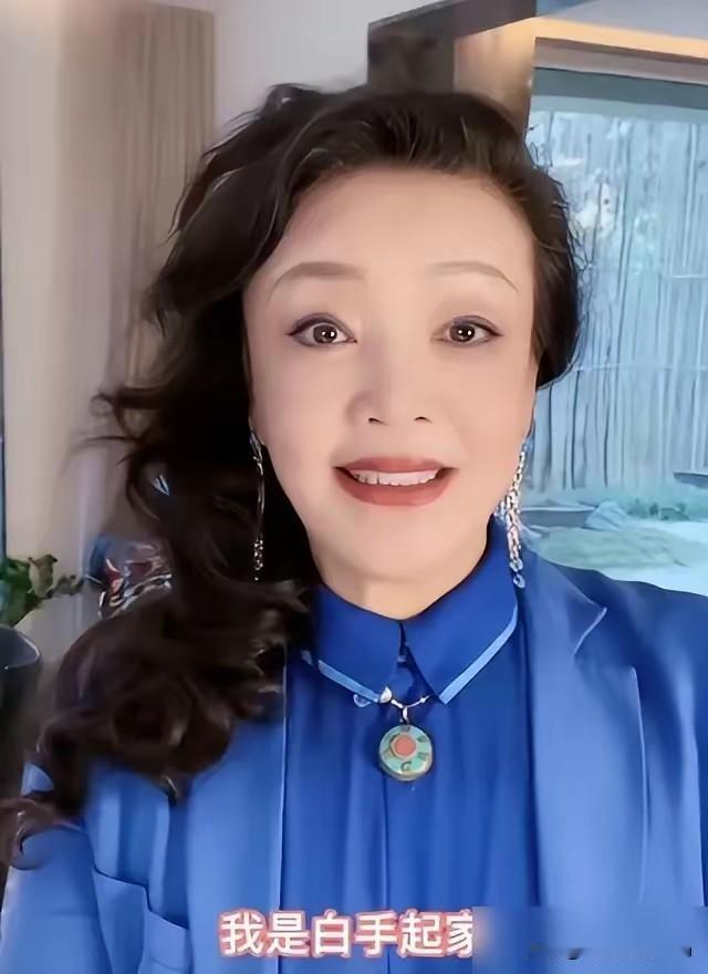 想不服，都不行！就服战兰，人中之凤！从白手起家，到坐拥上亿身价，她一个人，既